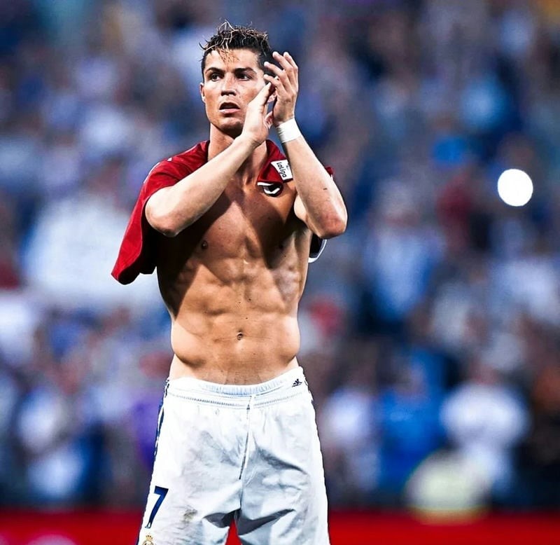 ảnh ronaldo đẹp làm hình nền