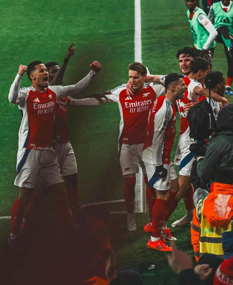 Arsenal biểu tượng đội bóng