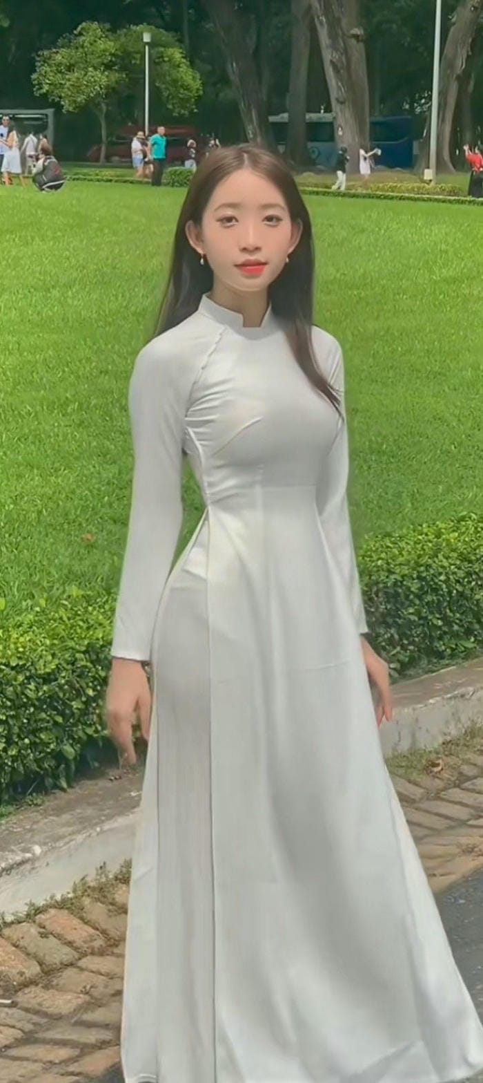 anh co gai mac ao dai dep