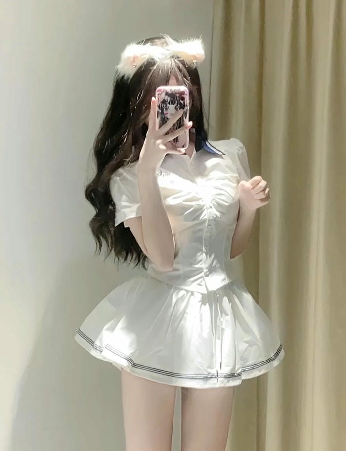 girl ảnh mặc váy ngắn che mặt