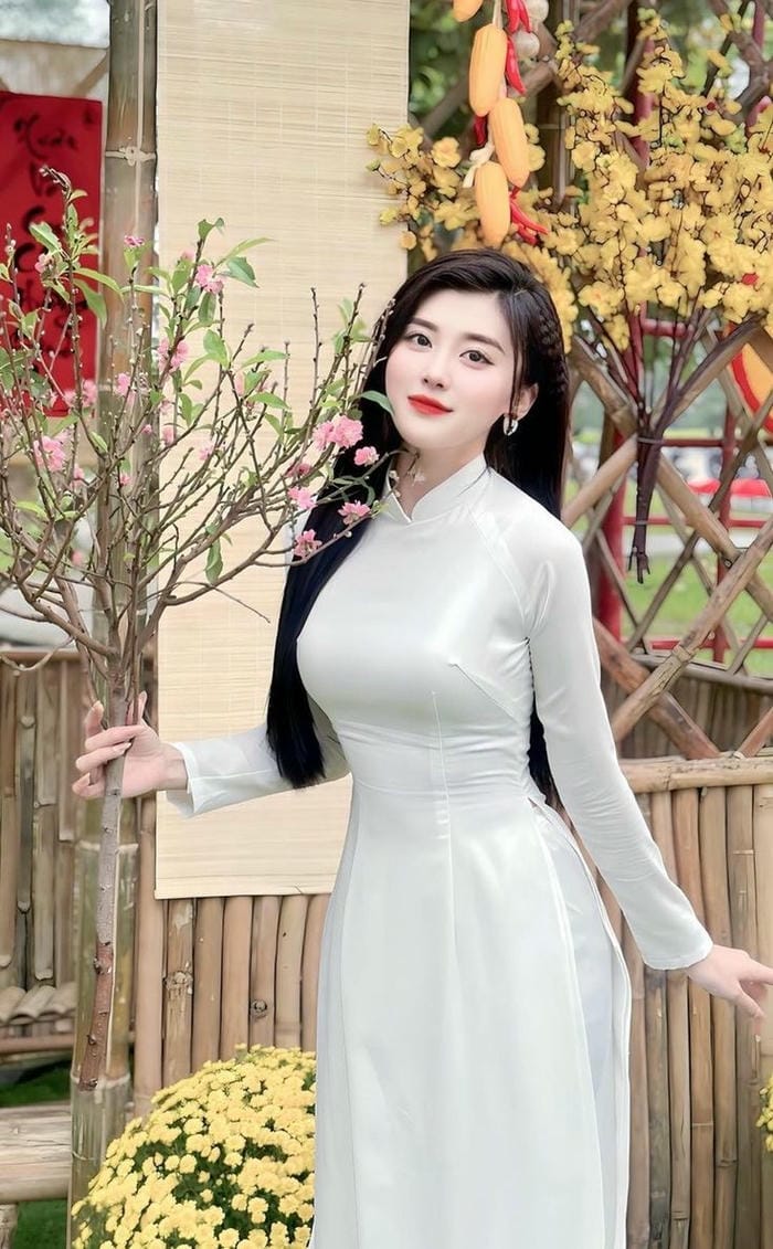 hinh anh gai xinh mac ao dai