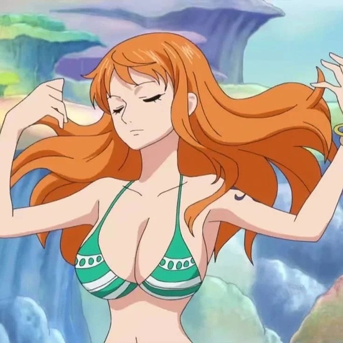 nami mặc đồ bơi