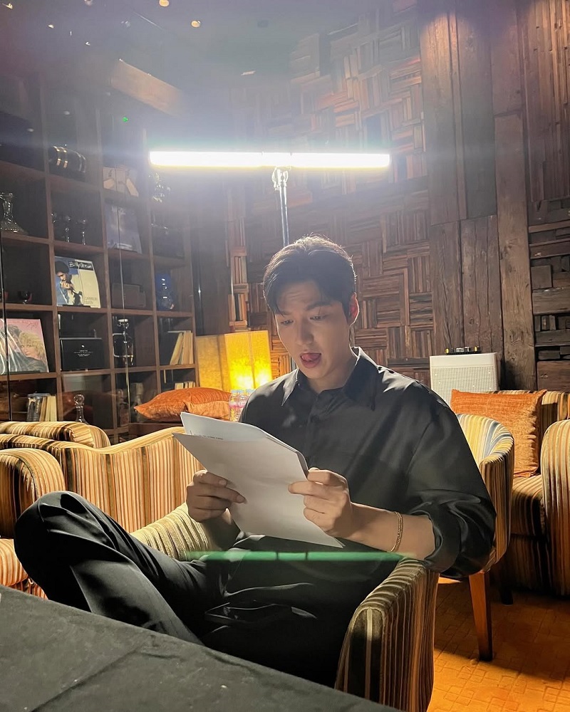 ảnh của lee min ho chill