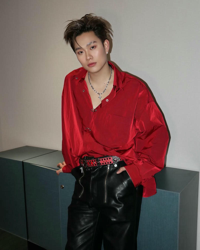 ảnh dương domic áo đỏ