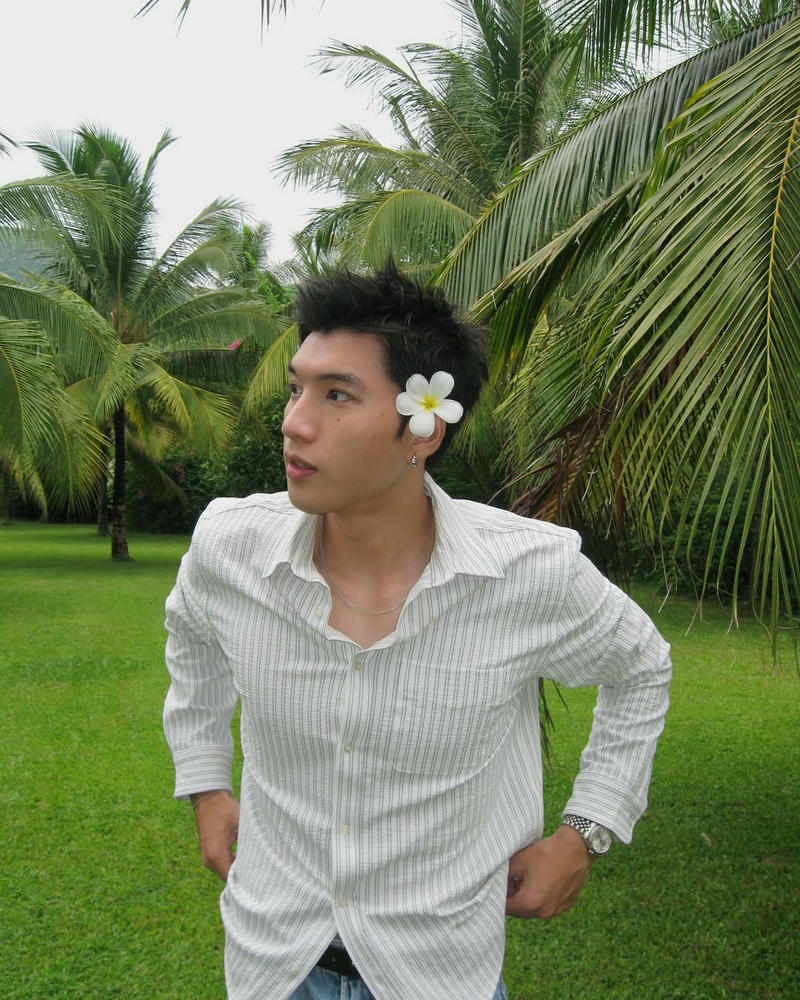 ảnh hiếu thứ hai anh trai say hi