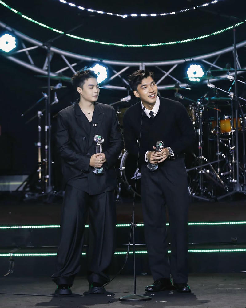 ảnh hiếu thứ hai chất