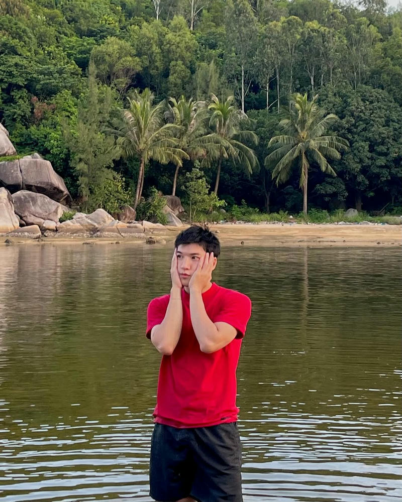 ảnh hiếu thứ hai cười