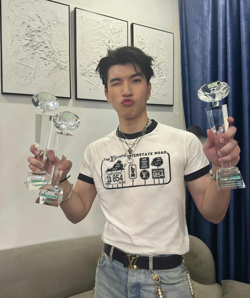 ảnh hiếu thứ hai cup