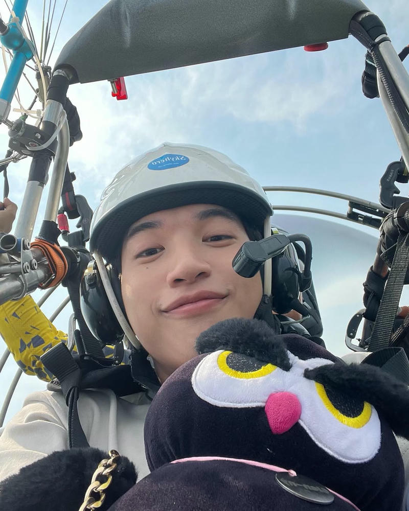 ảnh hiếu thứ hai đội mũ