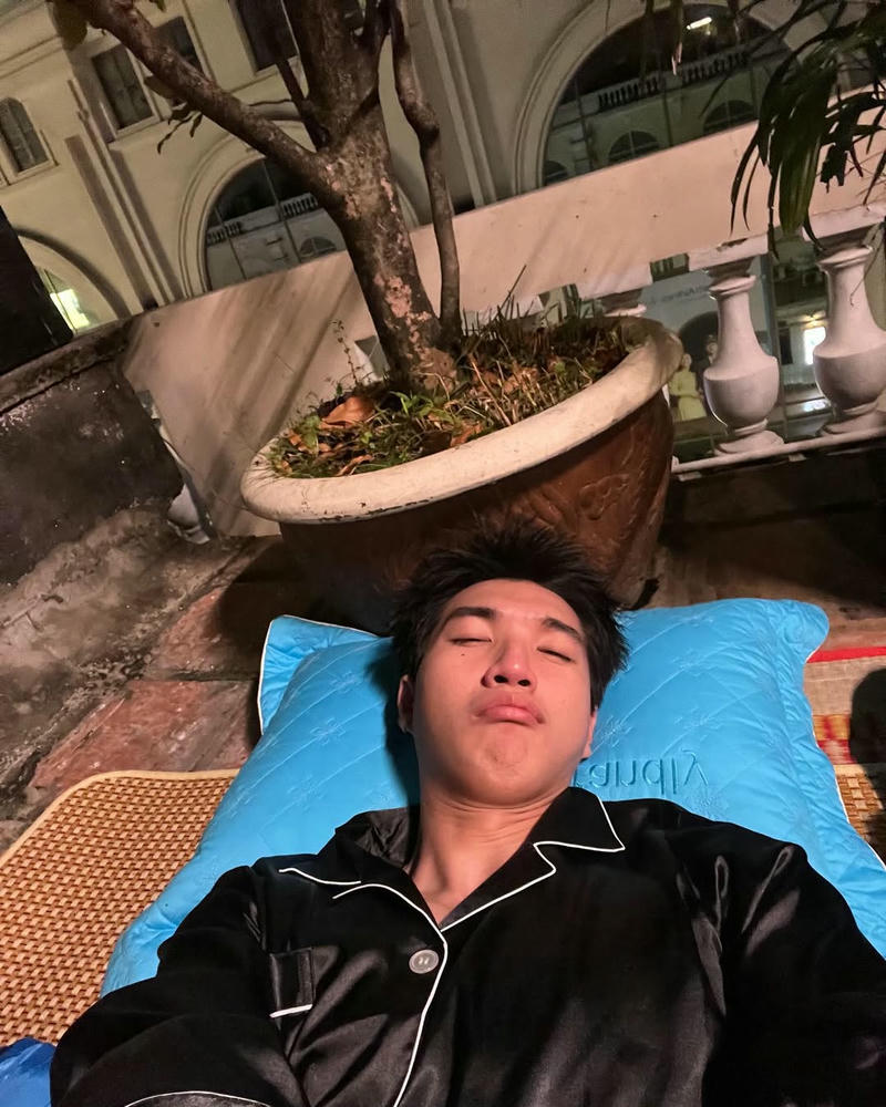 ảnh hiếu thứ hai nằm