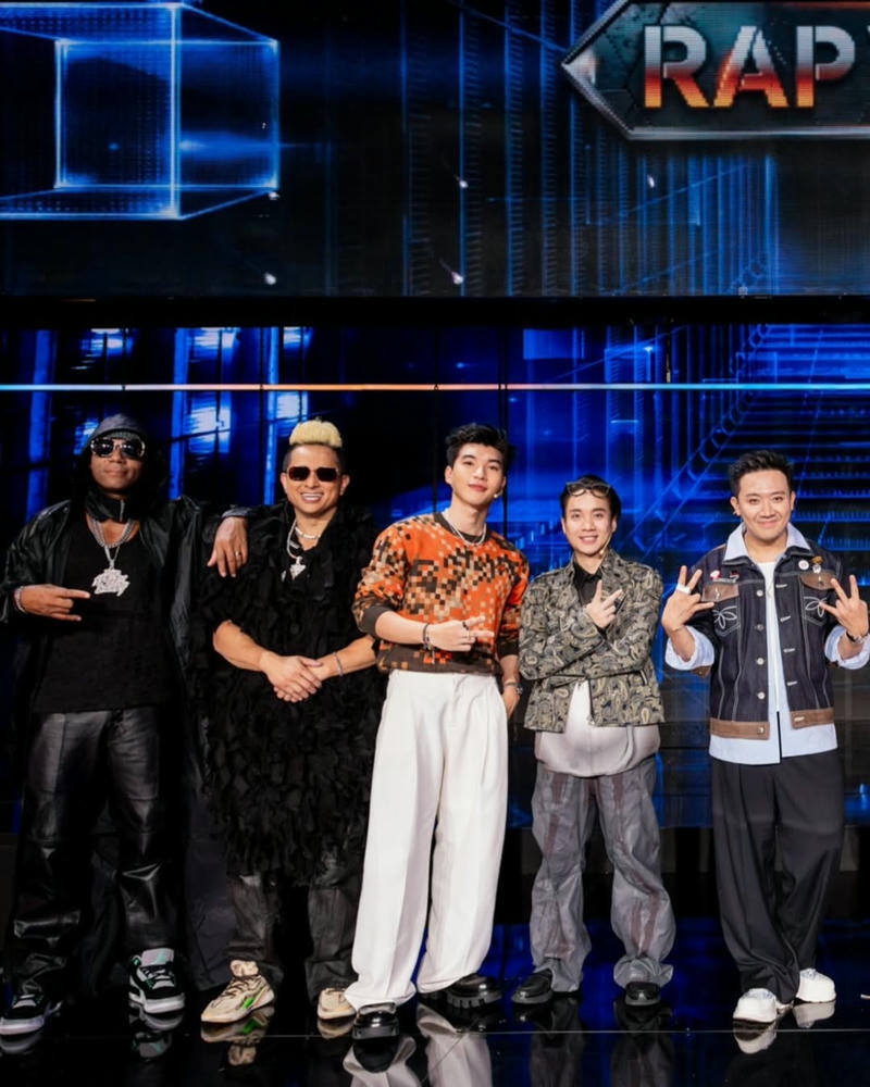 ảnh hiếu thứ hai và bạn