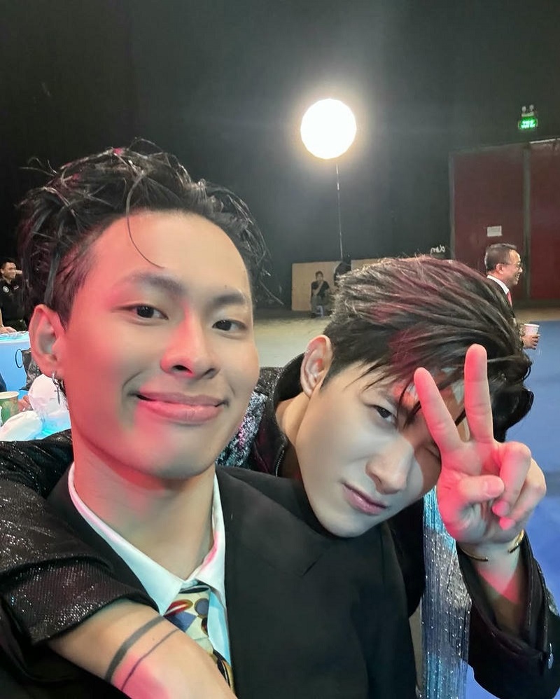 ảnh hurrykng và bạn