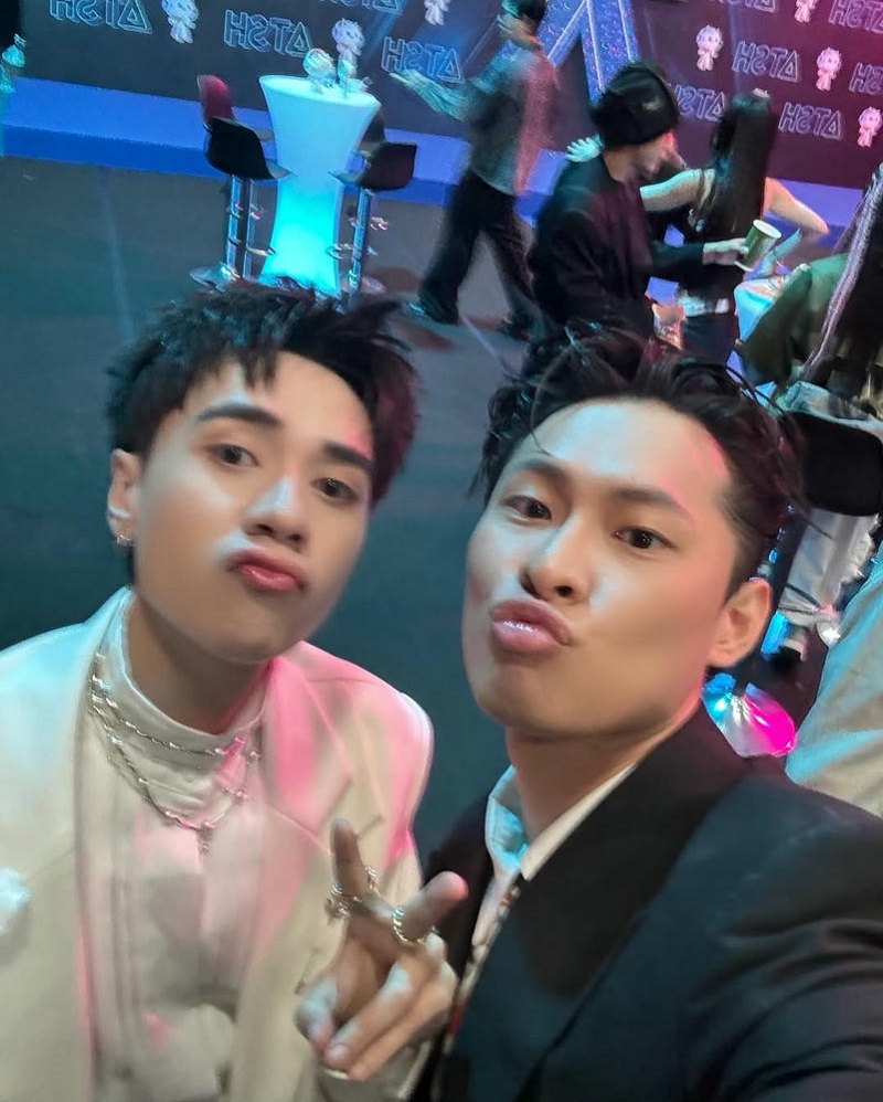 ảnh hurrykng và hùng