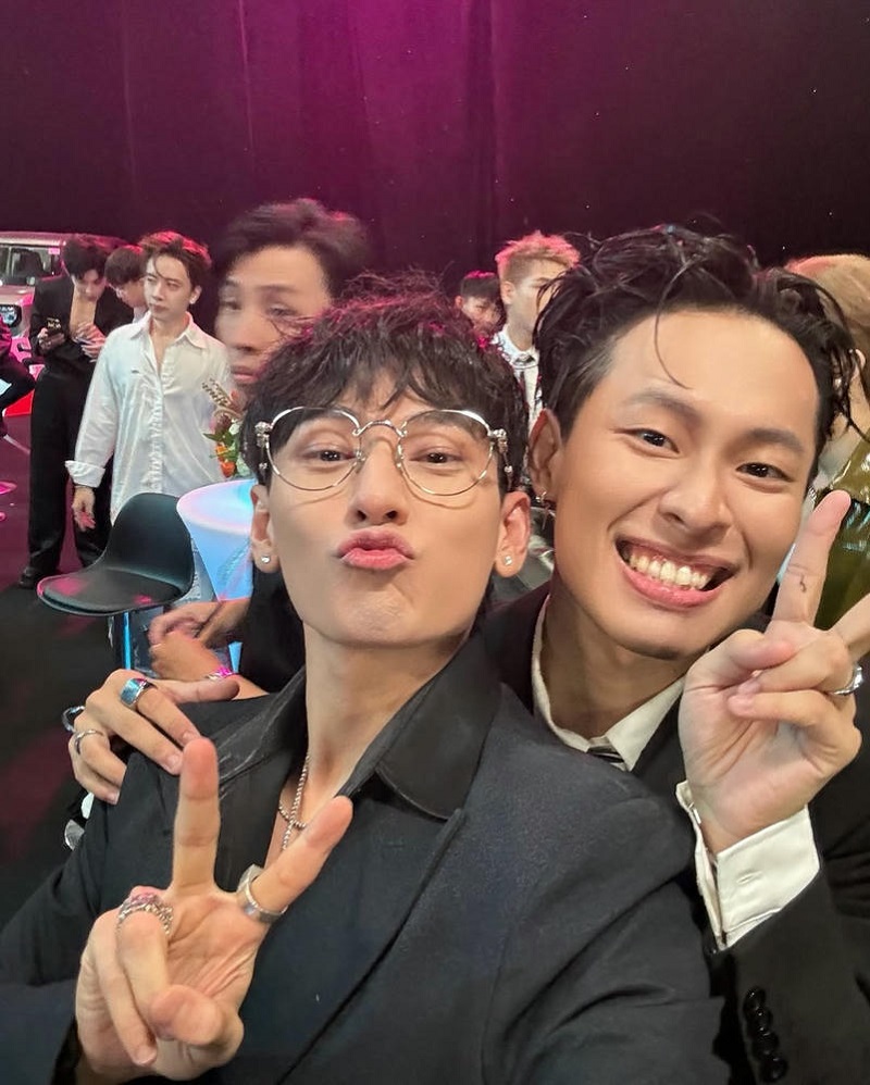 ảnh hurrykng và isac