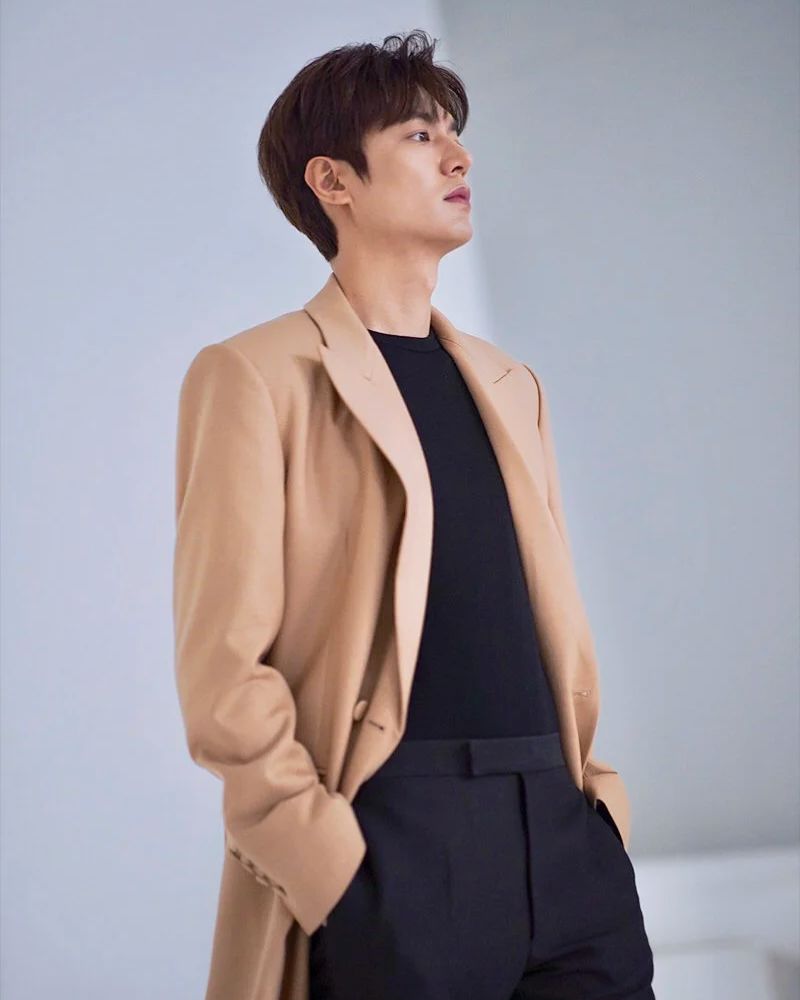 ảnh lee min ho ngẫm