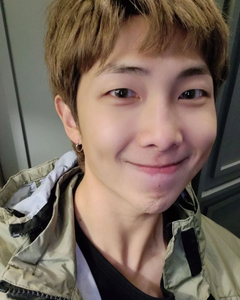 ảnh namjoon tự sướng