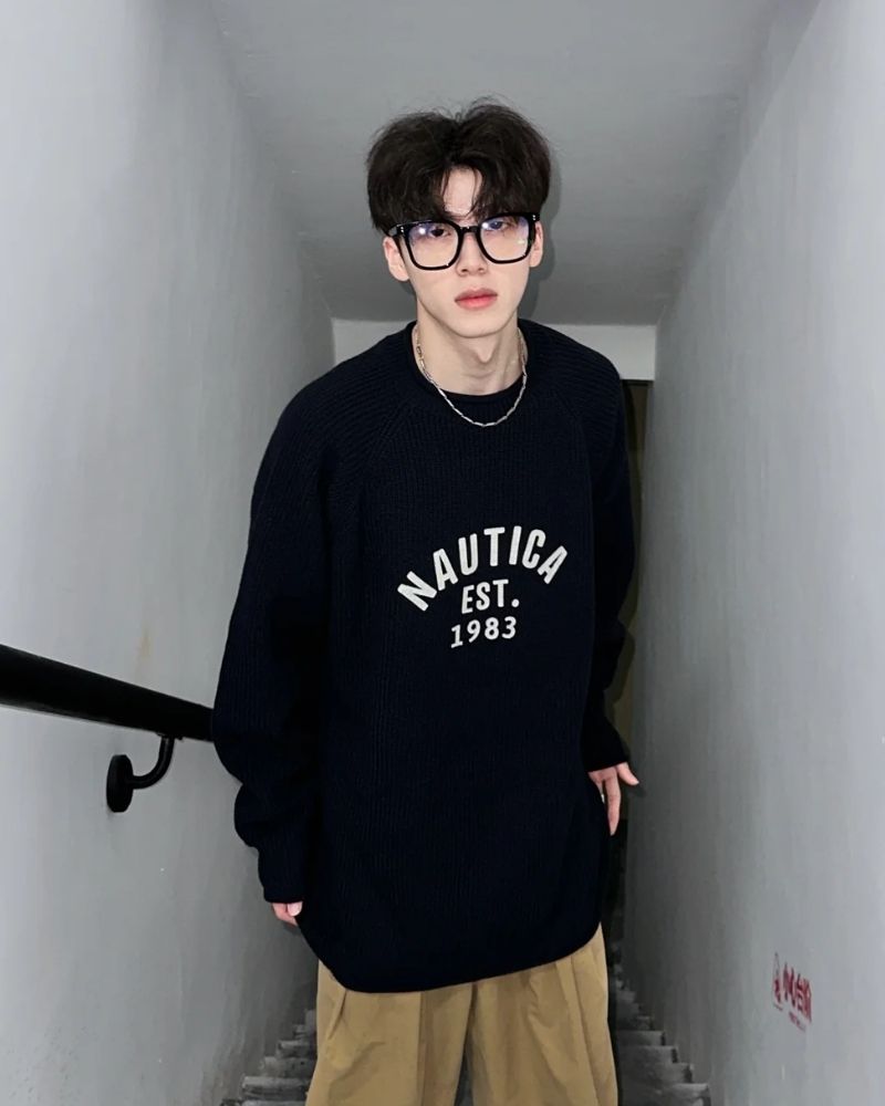 ảnh trai đẹp đeo kính buồn