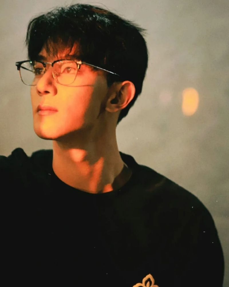 ảnh trai đẹp đeo kính nắng