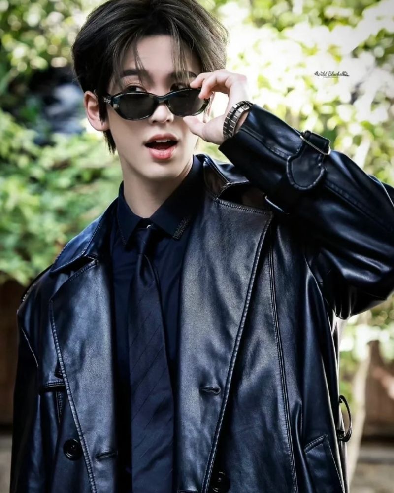 ảnh trai đẹp đeo kính ngầu đẹp