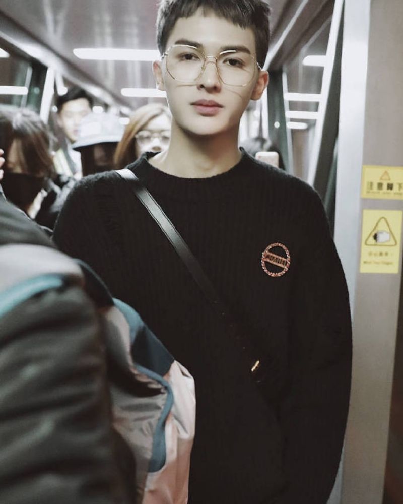 ảnh trai đẹp đeo kính slay