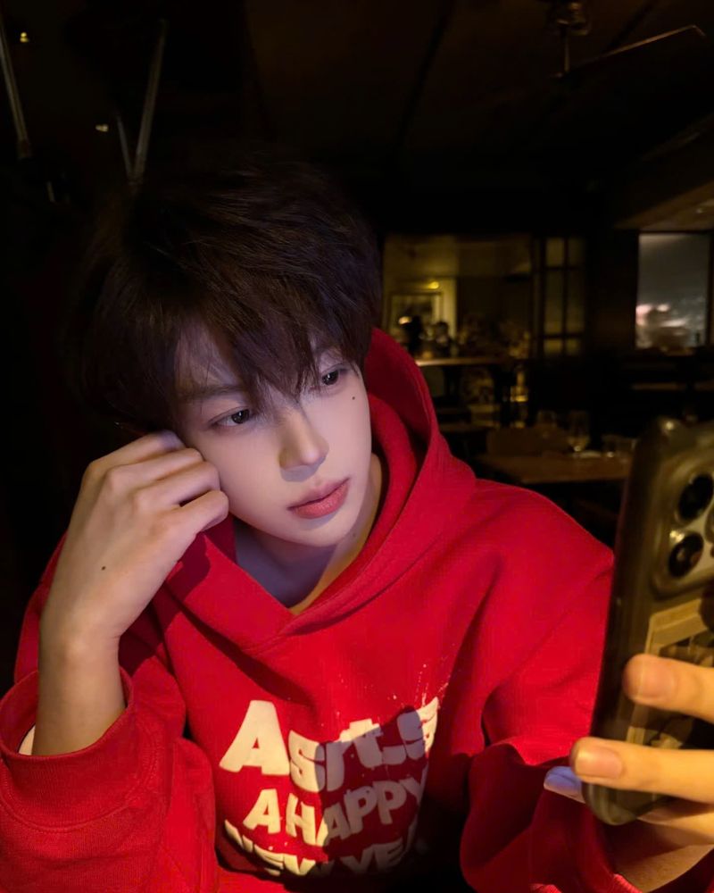 ảnh trai đẹp k6 đỏ