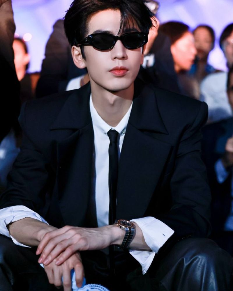 ảnh trai đẹp mặc vest ngầu lòi