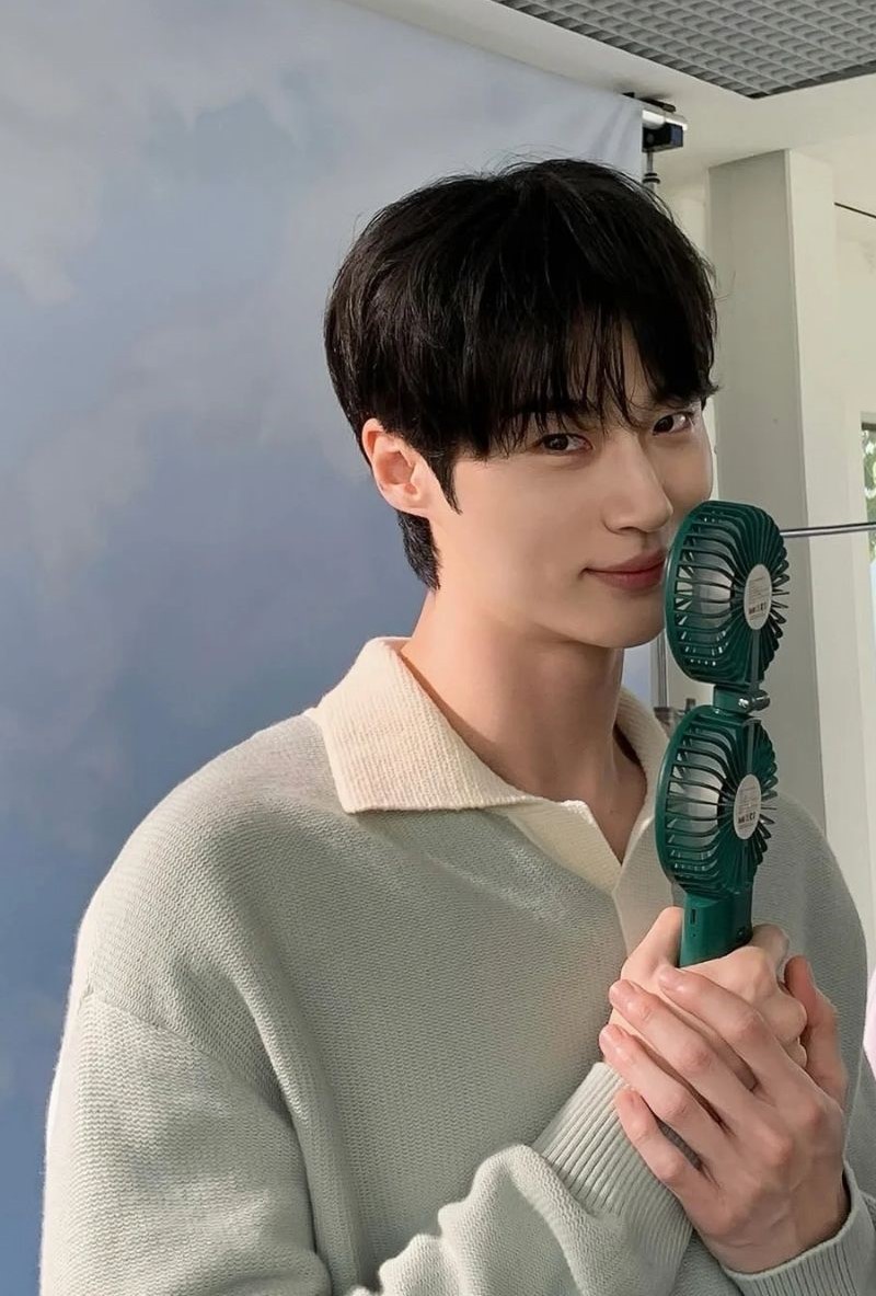 ảnh tria hàn quốc tóc đen