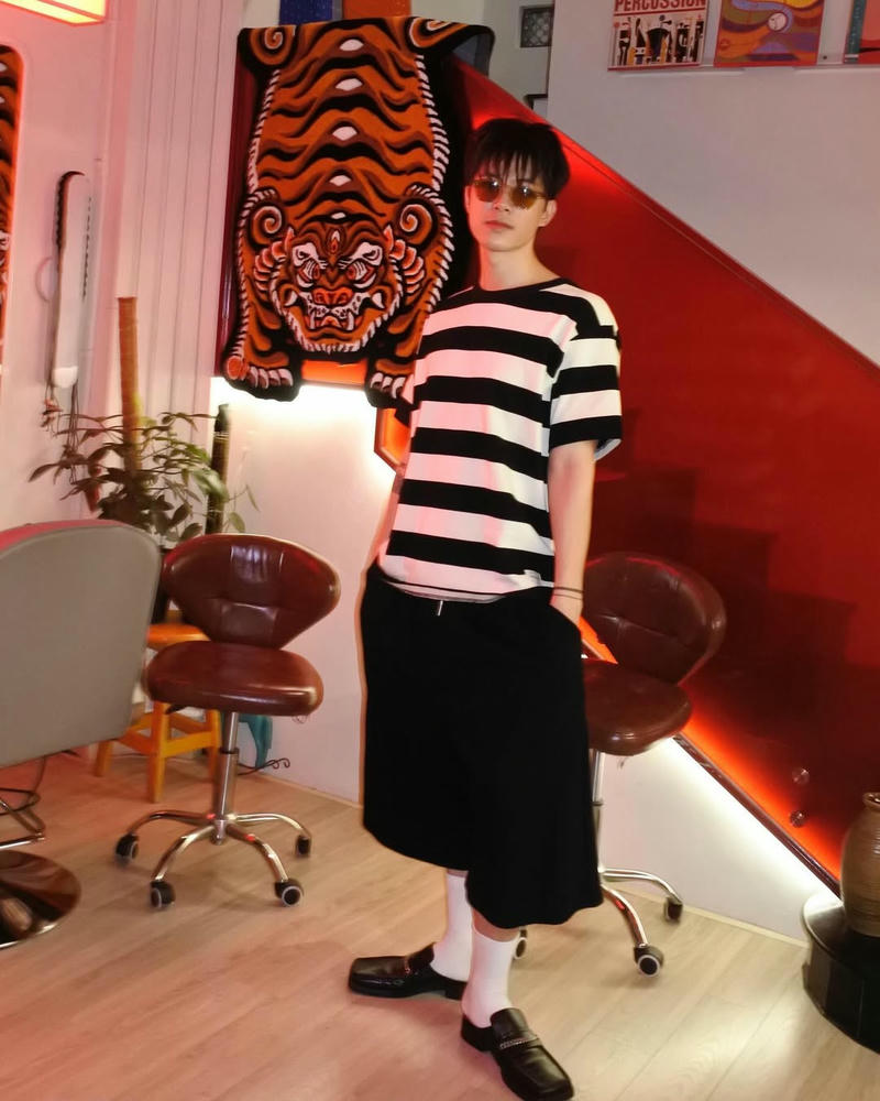 anh tú atus áo kẻ