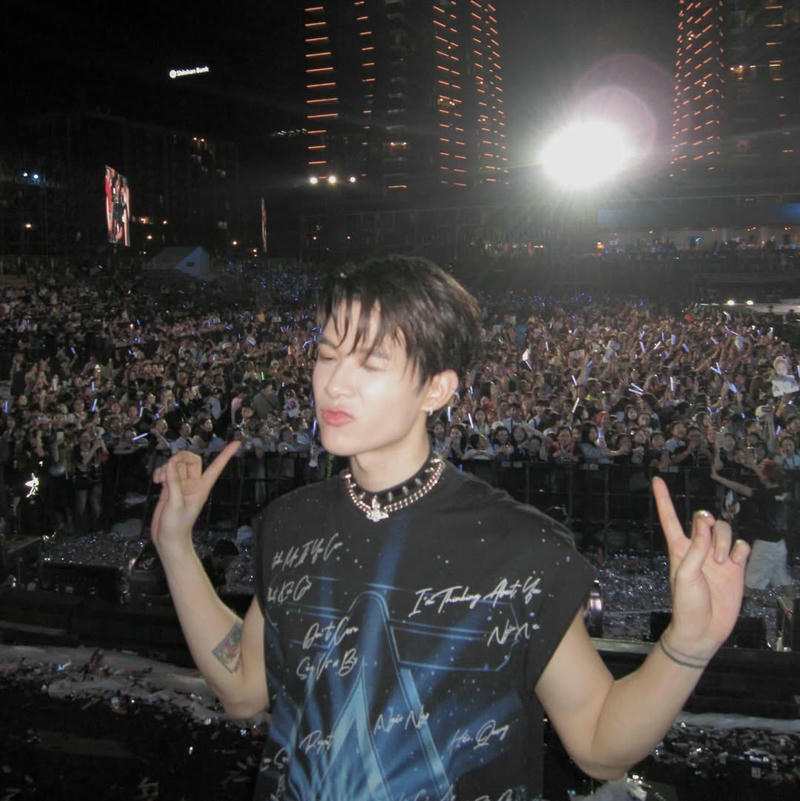 anh tú atus với fans