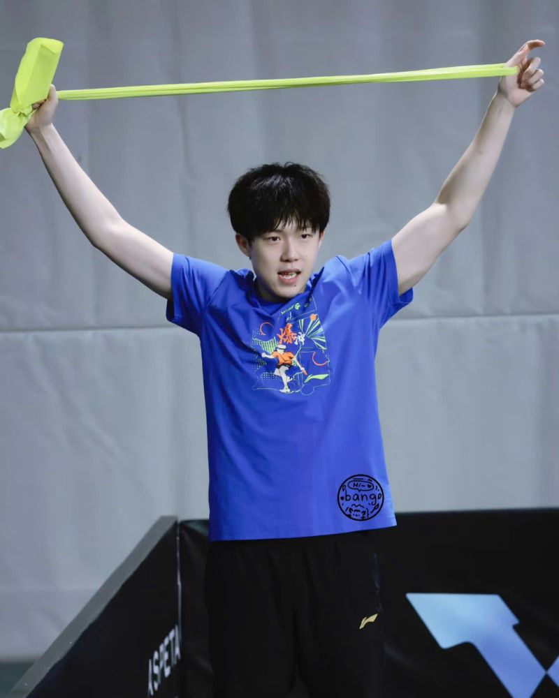 em bé đẹp trai dễ thương