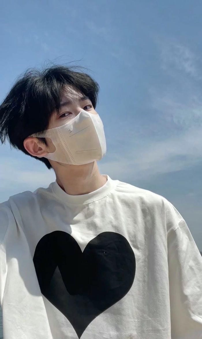 hình ảnh trai che mặt đáng yêu