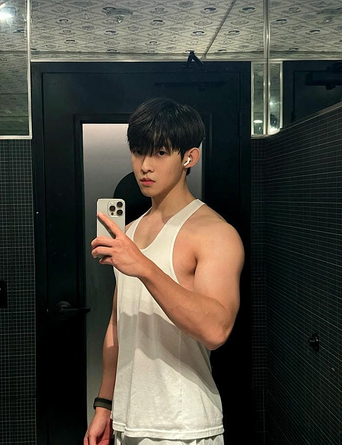 hinh anh trai cơ băp đep