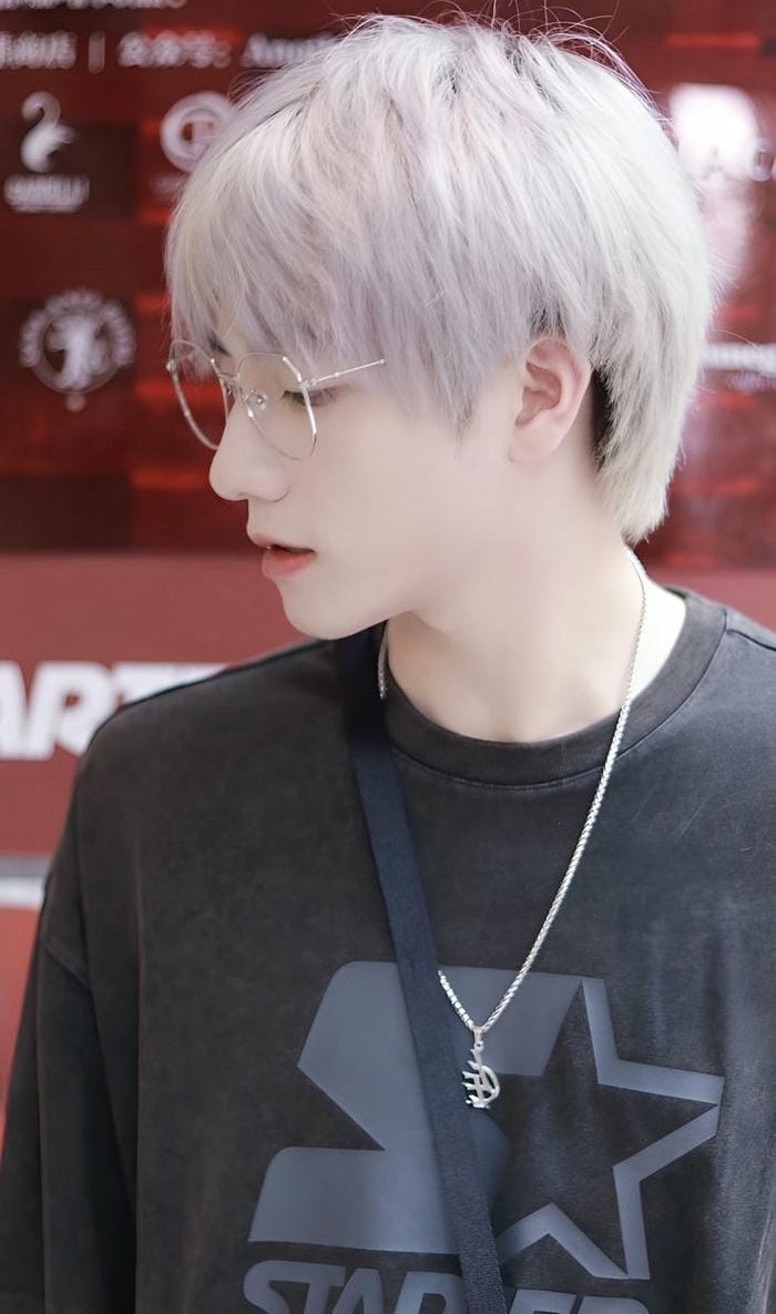 hình ảnh trai đeo kính đẹp