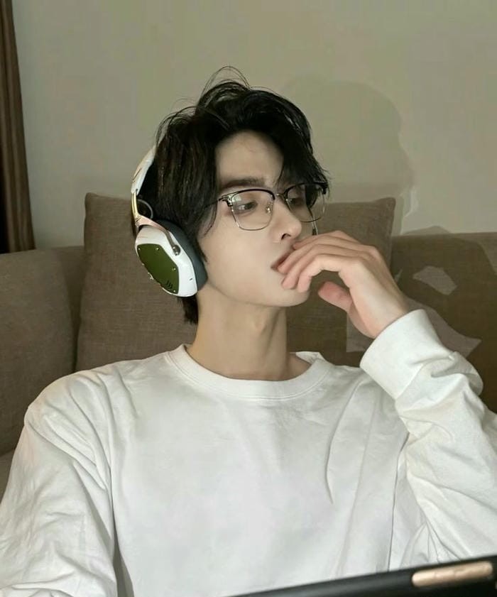 hình ảnh trai đeo kính đẹp nhất