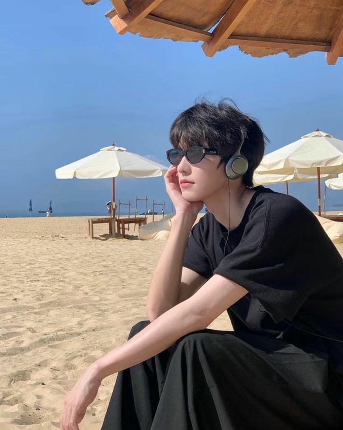 hinh anh trai đeo kinh đep