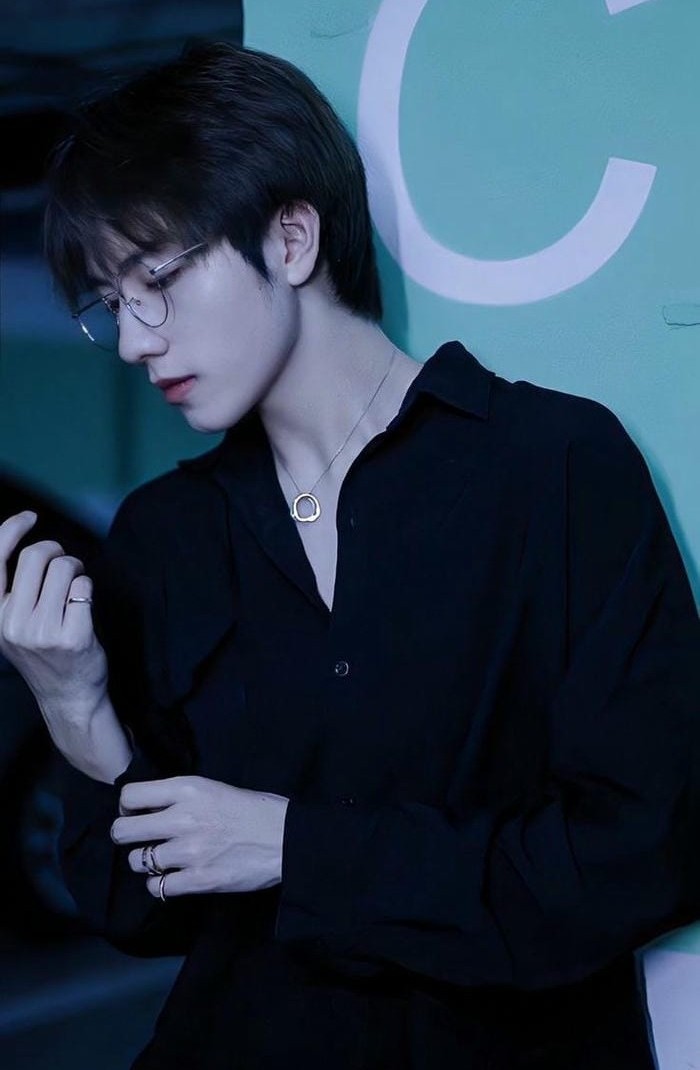 hình ảnh trai đeo kính siêu đẹp