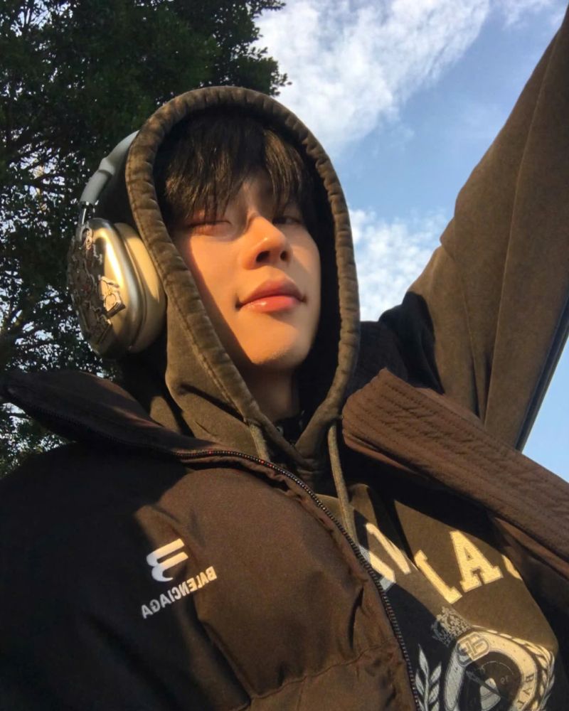 hình ảnh trai đẹp dễ thương bầu trời