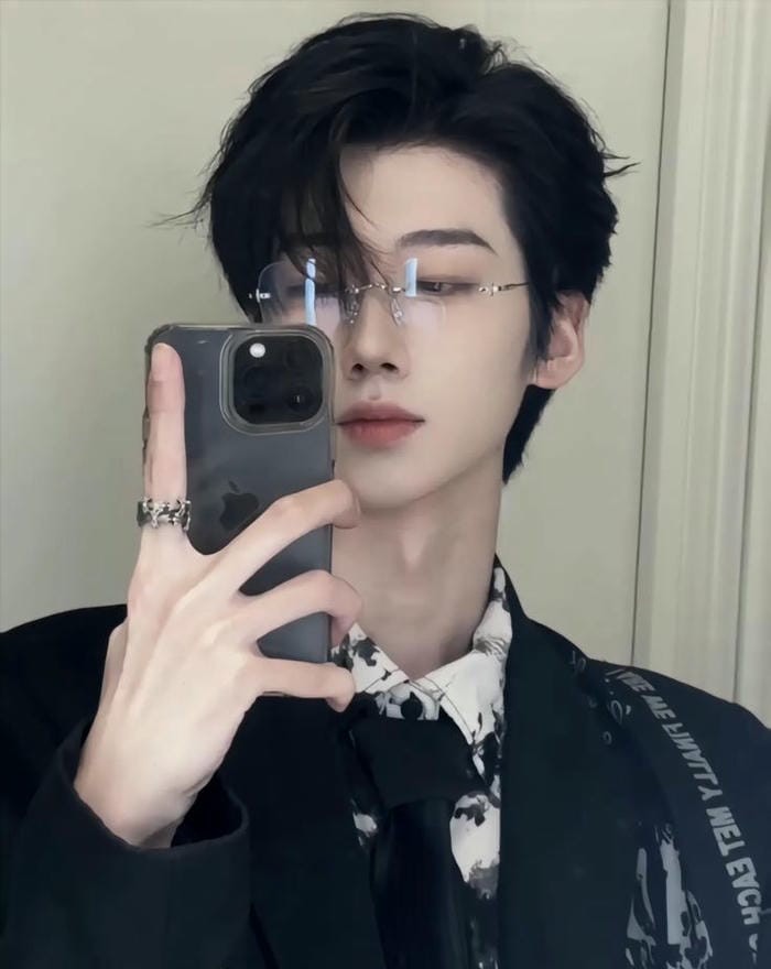 hình ảnh trai đẹp đeo kính