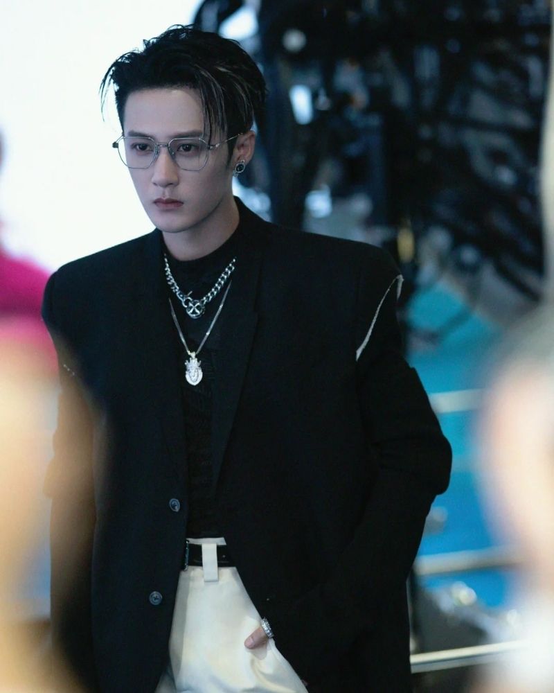 hình ảnh trai đẹp đeo kính