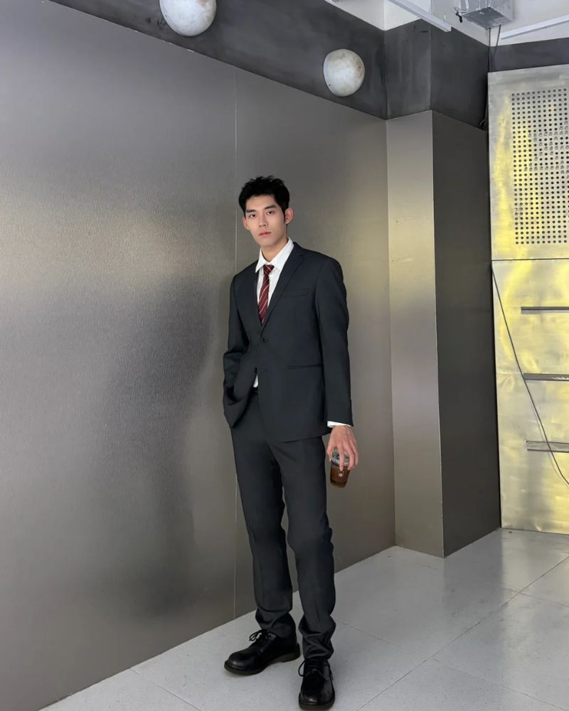 hình ảnh trai đẹp mặc vest vip