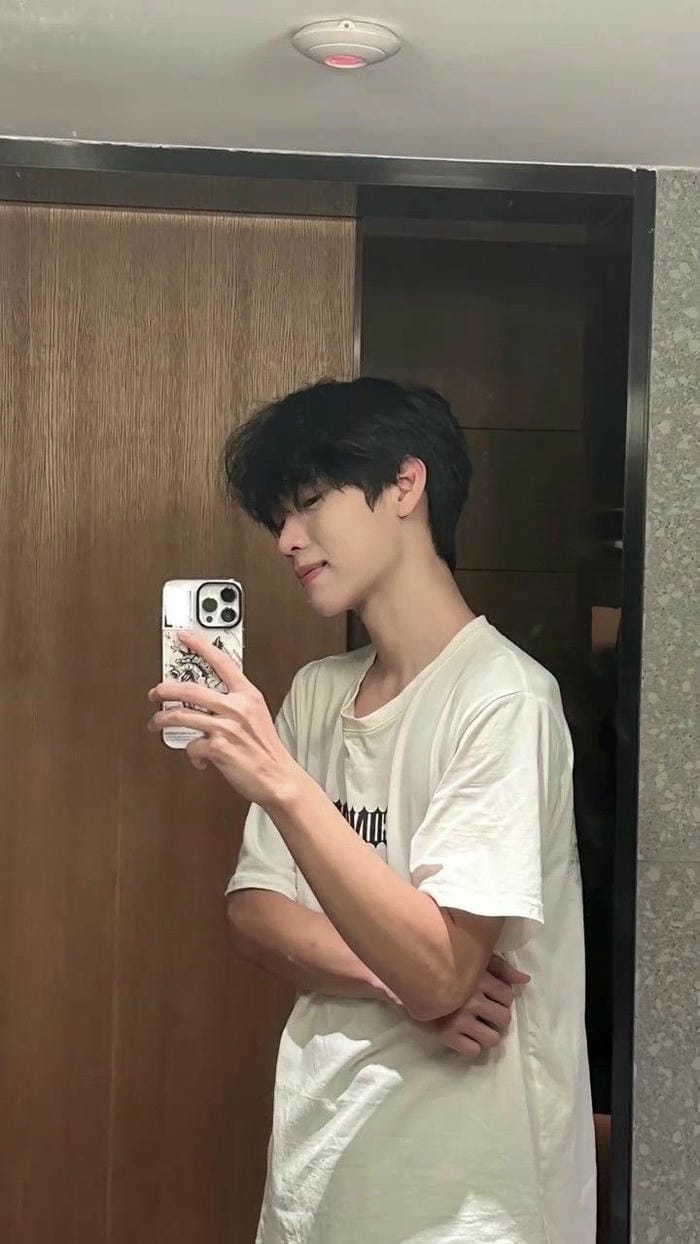 hình trai 18 tuổi