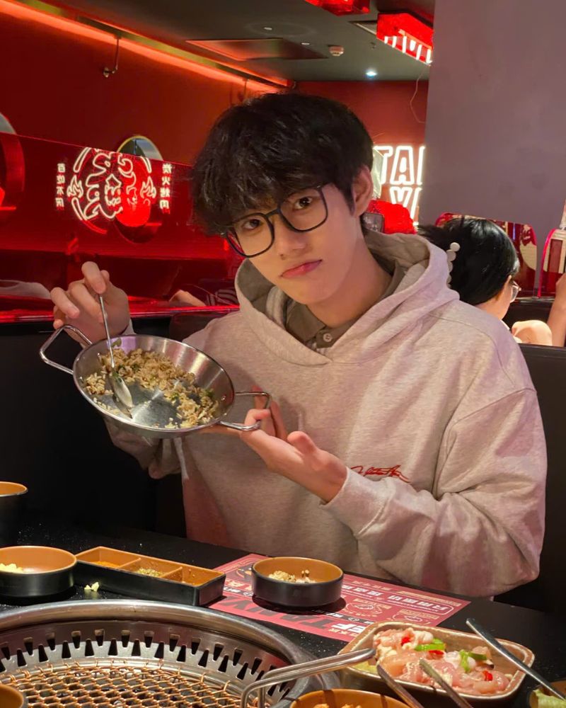 hình trai cute anime