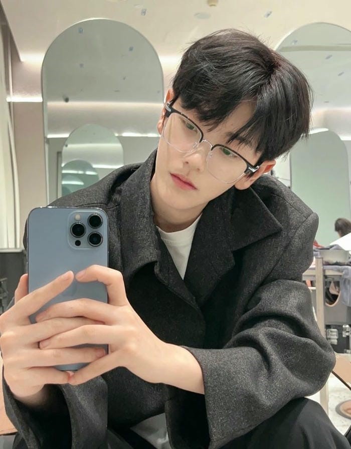 hình trai đeo kính đẹp nhất