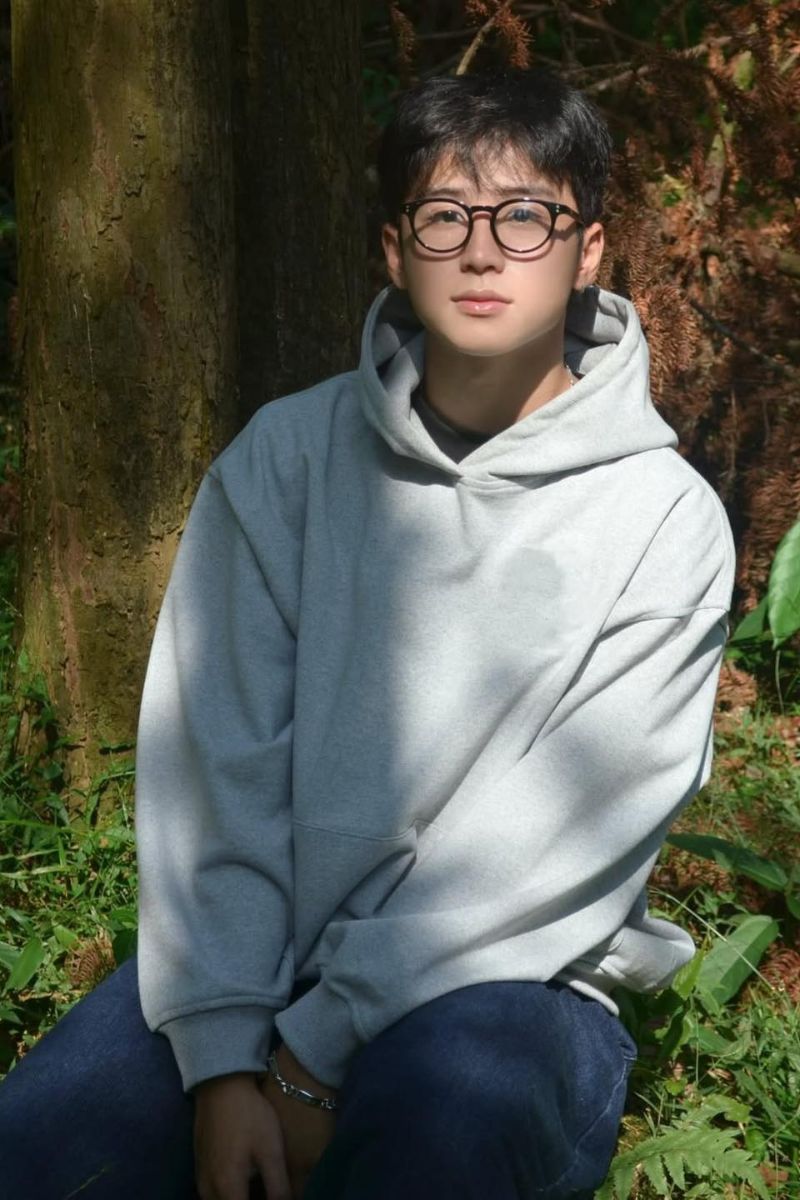 tik tok trai đẹp buồn