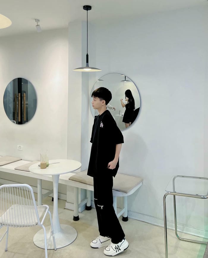 trai 13 tuổi che mặt