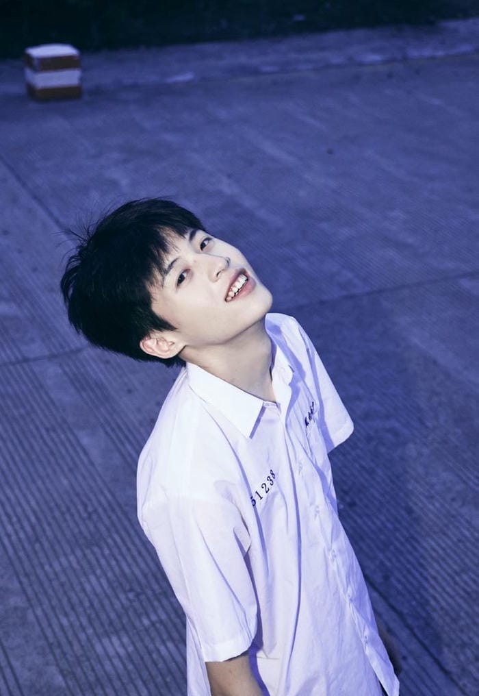 trai đẹp 14 tuổi cười