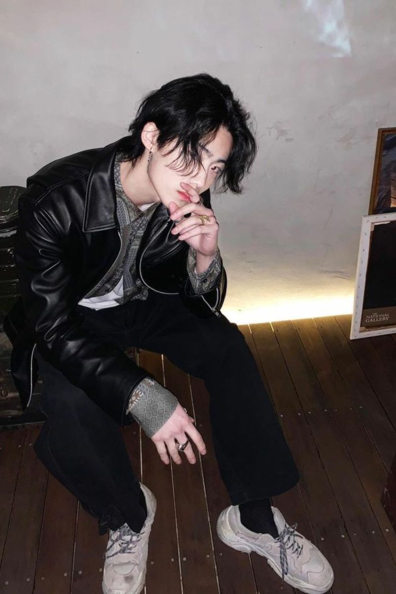 trai đẹp che mặt ngầu