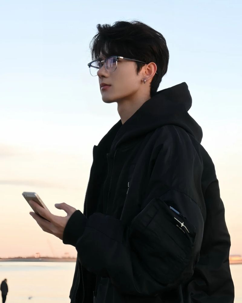 trai đẹp đeo kính cận