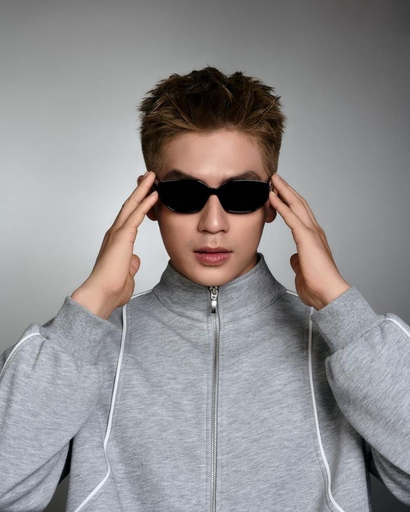 trai đẹp đeo kính đen