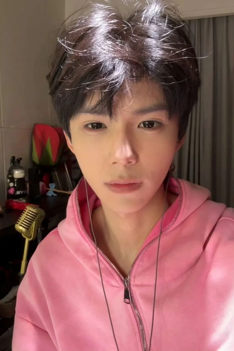 trai đẹp douyin tự sướng